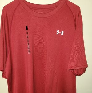 NWT-Under Armour men's t-shirt